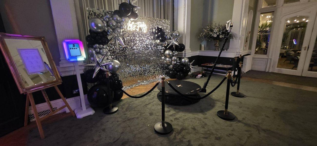The Merry Mirror Ball (0800 Homefix)